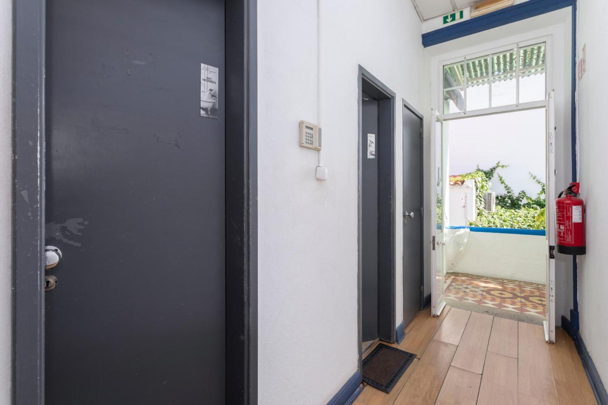 Le Penguin Hostel Faro Exterior foto