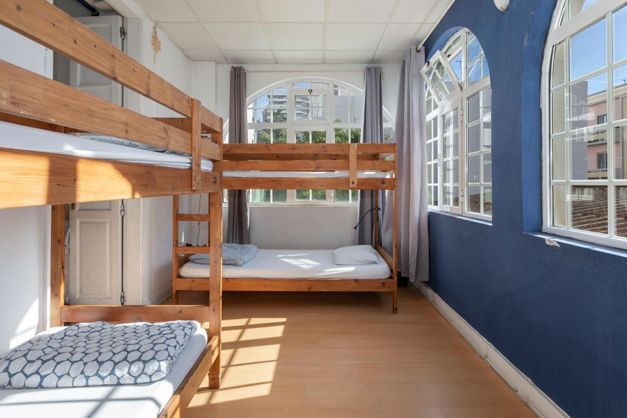 Le Penguin Hostel Faro Cameră foto